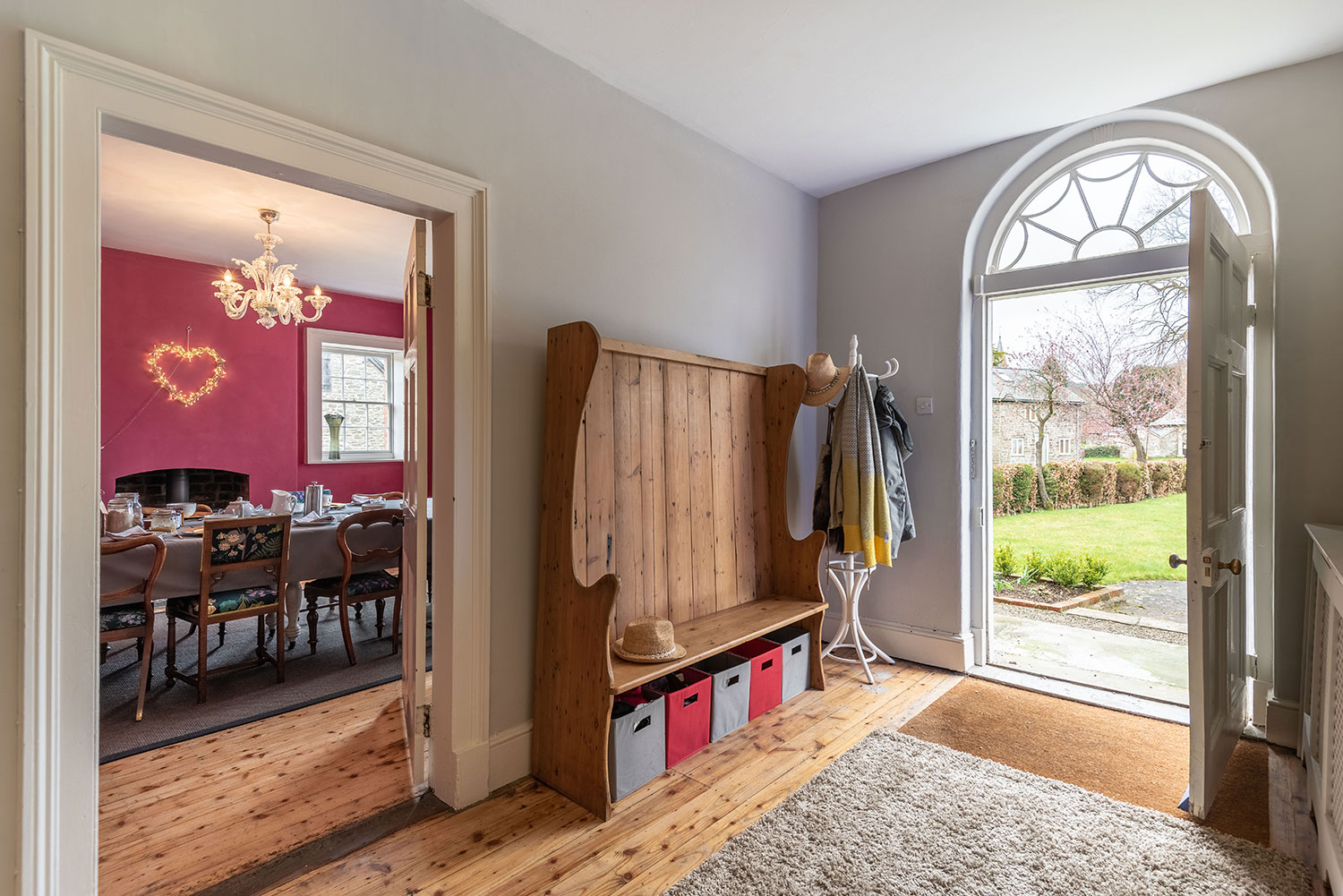 Hallway, looking in to the breakfast room